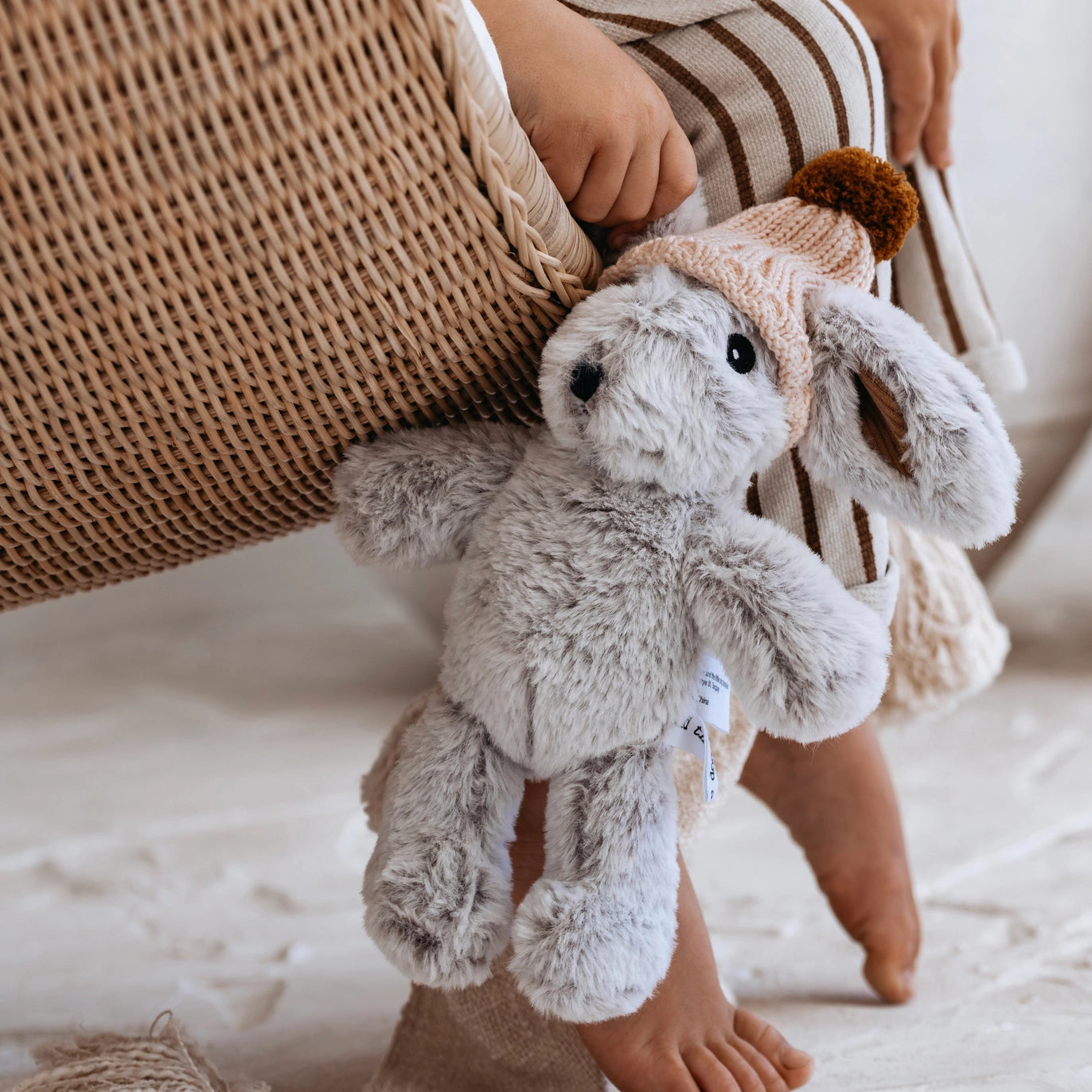 Edith Rabbit (Medium)